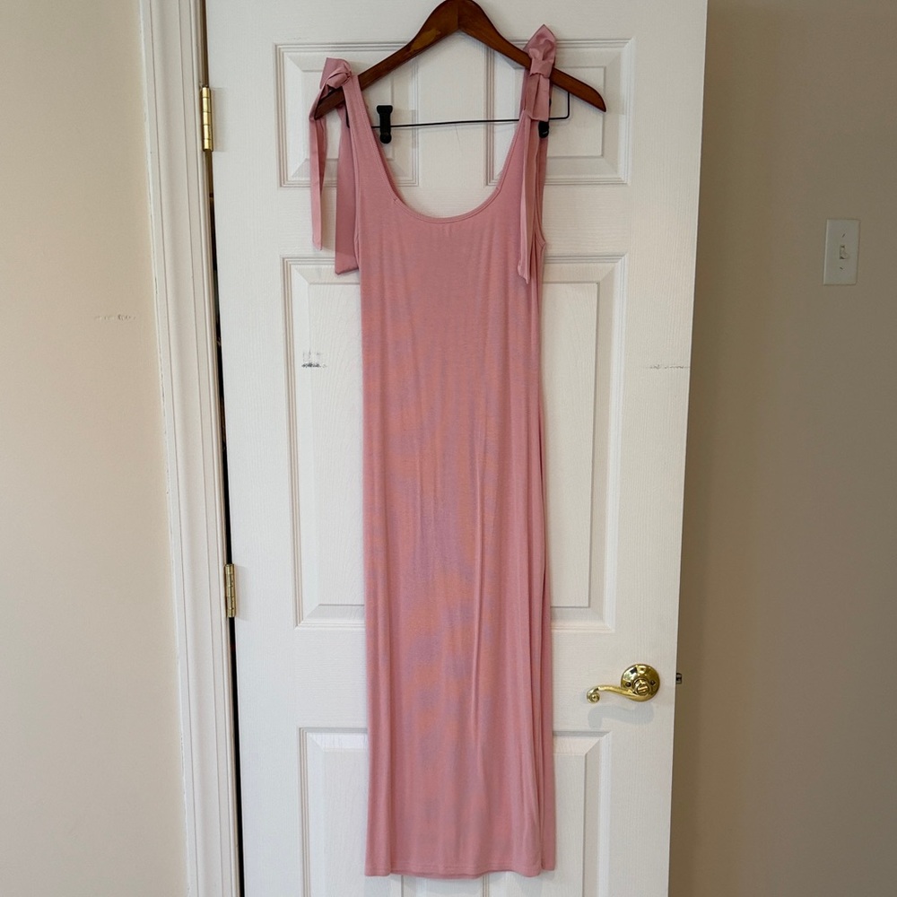 Elegant Pink Maxi Dress with Bow Straps